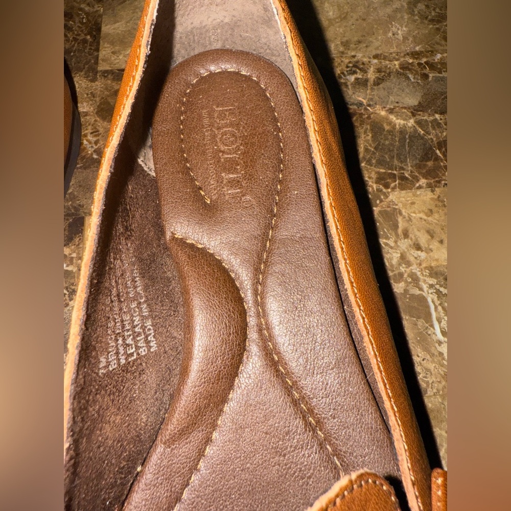 Born. Carrine Bow Detail Leather Slip On Loafers. Tan. Size 7. - Picture 13 of 15